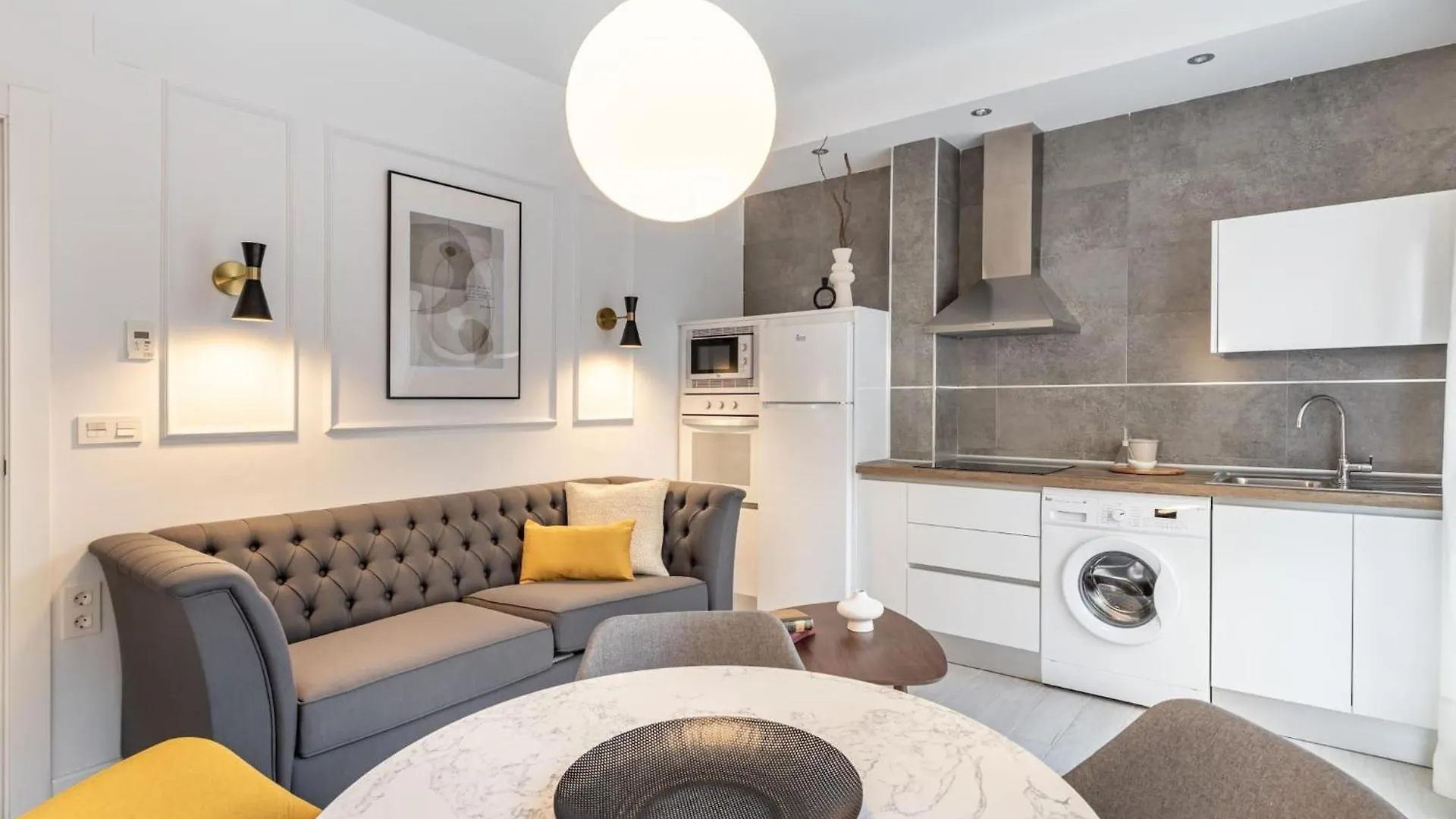 Central Stylish And Elegant 1 & 2 Bedroom Apartments I Granada